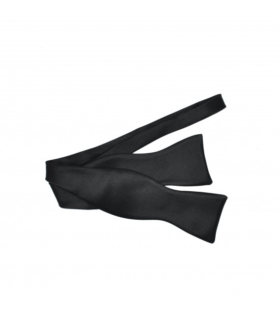 classic self tied black bow tie